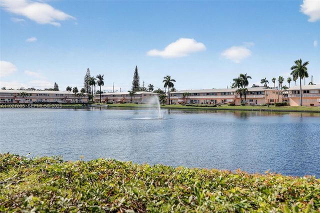 800 SW 10th Ter 11T, Hallandale Beach, FL 33009