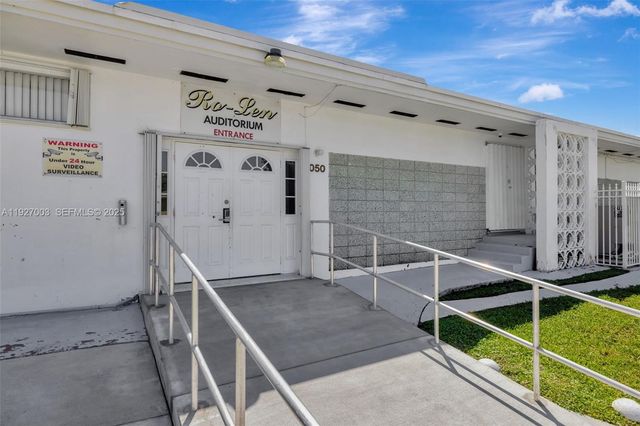 800 SW 10th Ter 11T, Hallandale Beach, FL 33009