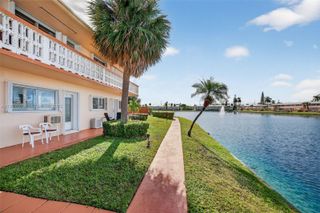 800 SW 10th Ter 11T, Hallandale Beach, FL 33009