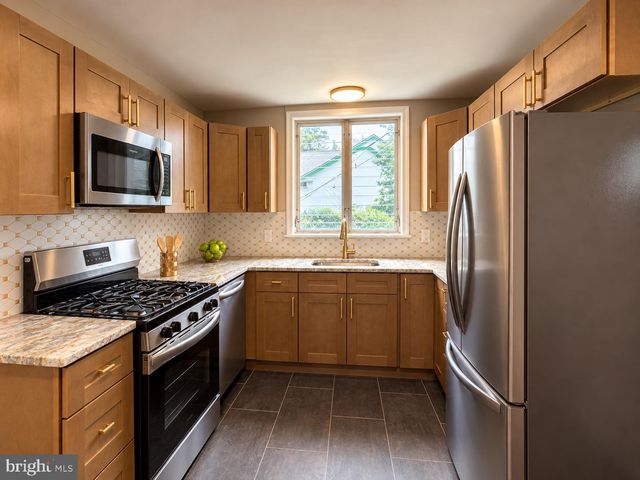 523 GENEVA AVE, Philadelphia, PA 19120