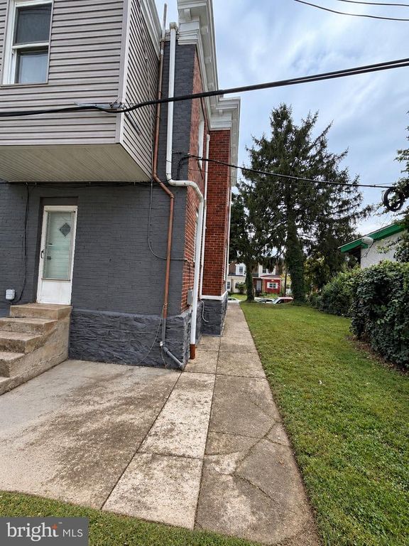 523 GENEVA AVE, PHILADELPHIA, PA 19120 — photo 2