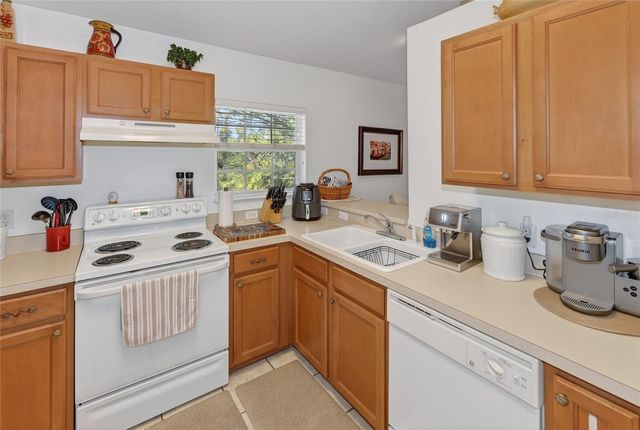 6418 ROSEFINCH COURT 201, Lakewood Ranch, FL 34202