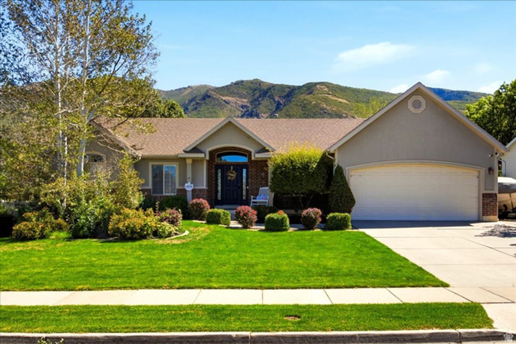7902 S 2450 E, South Weber, UT 84405 — exterior