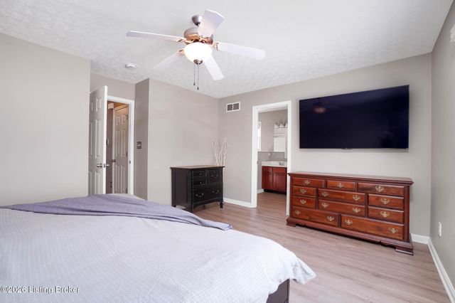 6522 Calm River Way, Louisville, KY 40299