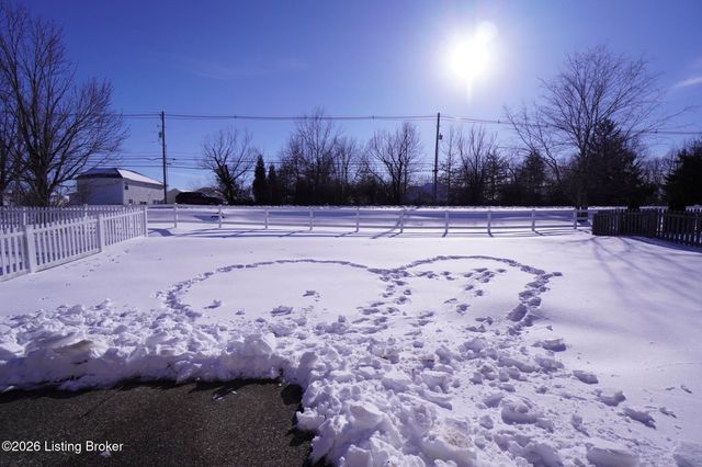 6522 Calm River Way, Louisville, KY 40299