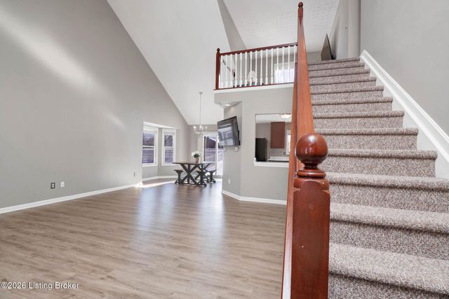 6522 Calm River Way, Louisville, KY 40299