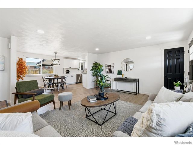 1239 Sunset Street, Longmont, CO 80501