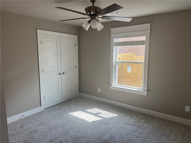 642 Summer Lane, Prairie Grove, AR 72753