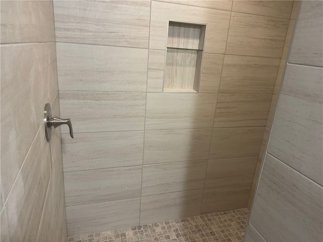 642 Summer Lane, Prairie Grove, AR 72753