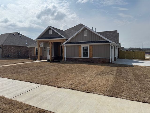 642 Summer Lane, Prairie Grove, AR 72753