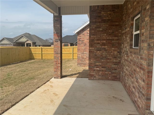 642 Summer Lane, Prairie Grove, AR 72753