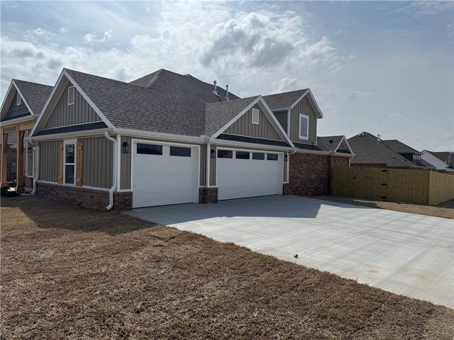 642 Summer Lane, Prairie Grove, AR 72753