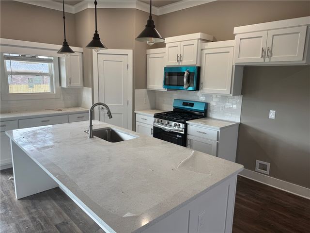 642 Summer Lane, Prairie Grove, AR 72753