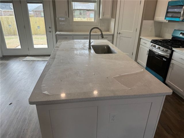 642 Summer Lane, Prairie Grove, AR 72753