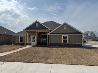 642 Summer Lane, Prairie Grove, AR 72753