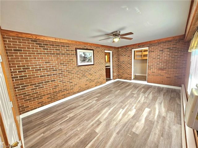 118 Pickshin Avenue, Dobson, NC 27017