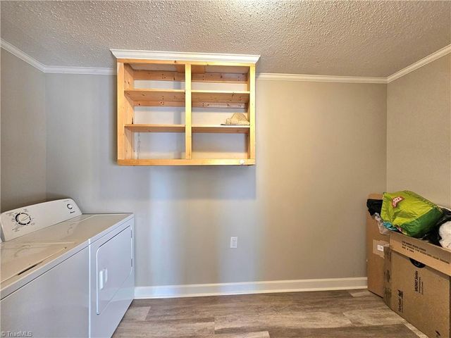 118 Pickshin Avenue, Dobson, NC 27017