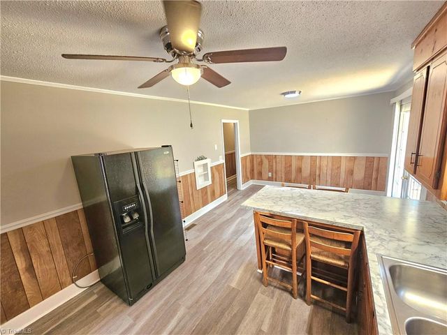 118 Pickshin Avenue, Dobson, NC 27017