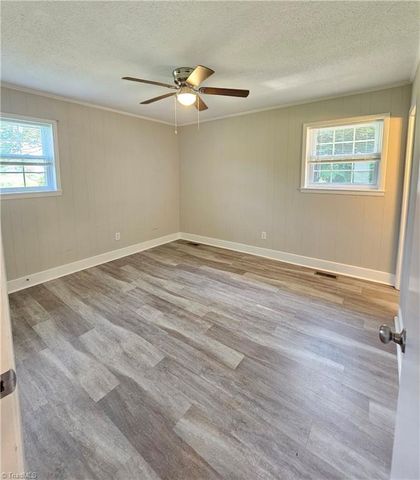 118 Pickshin Avenue, Dobson, NC 27017