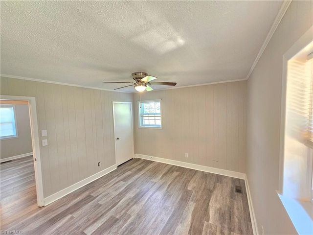 118 Pickshin Avenue, Dobson, NC 27017