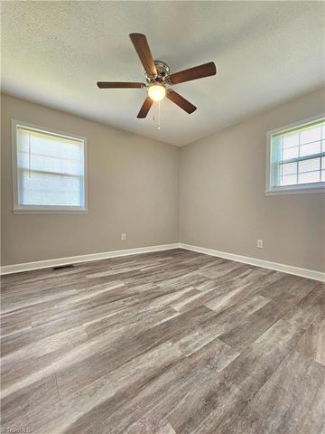 118 Pickshin Avenue, Dobson, NC 27017