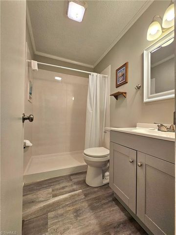 118 Pickshin Avenue, Dobson, NC 27017