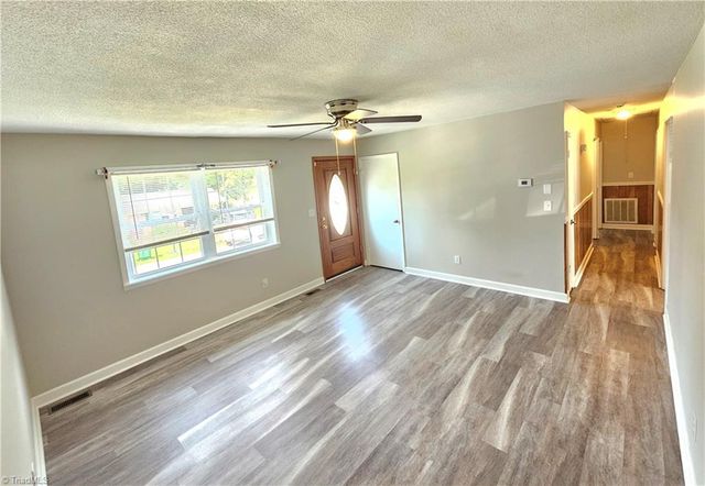 118 Pickshin Avenue, Dobson, NC 27017