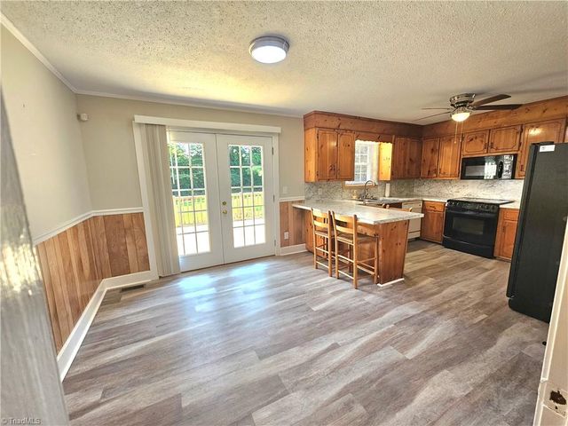 118 Pickshin Avenue, Dobson, NC 27017