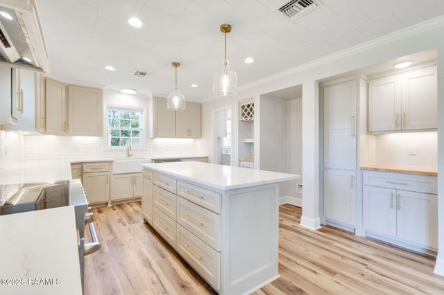 506 Amanda Drive, Lafayette, LA 70507