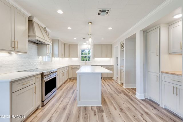 506 Amanda Drive, Lafayette, LA 70507