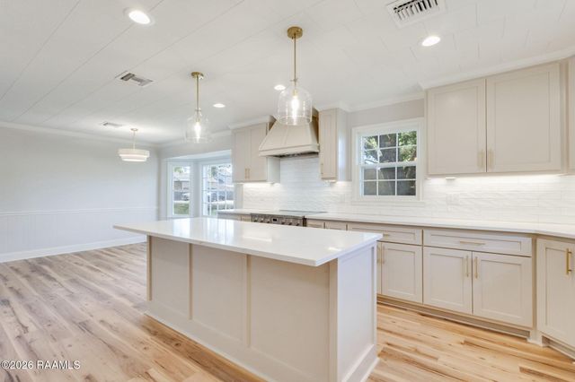 506 Amanda Drive, Lafayette, LA 70507