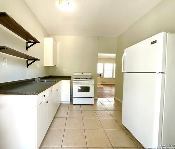 1409 W Woodlawn Ave Apt 5, San Antonio, TX 78201