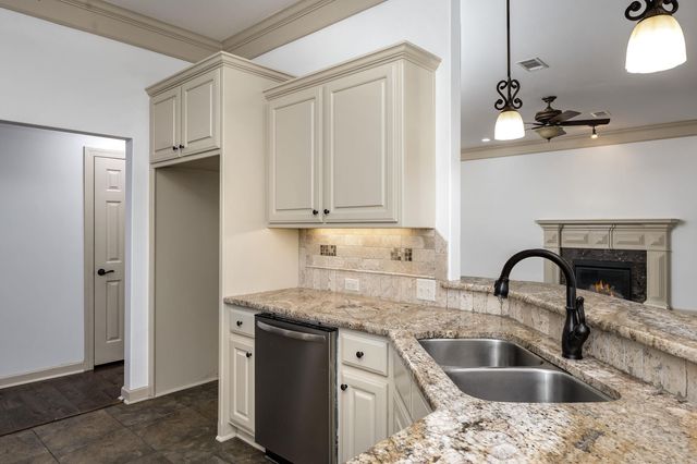 103 Grenoble, Maumelle, AR 72113