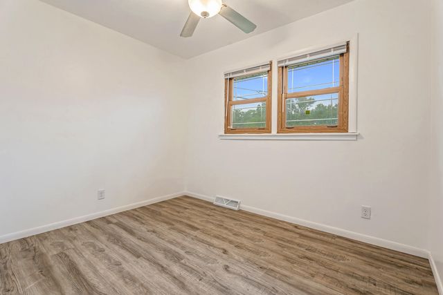 827 E 52nd Avenue, Merrillville, IN 46410
