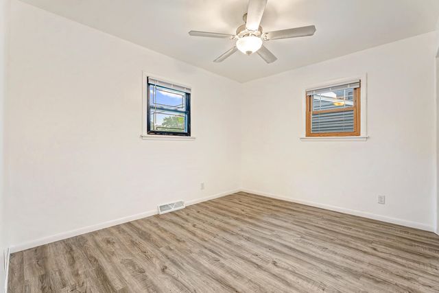 827 E 52nd Avenue, Merrillville, IN 46410
