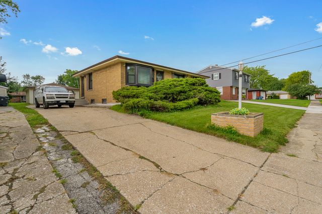 827 E 52nd Avenue, Merrillville, IN 46410