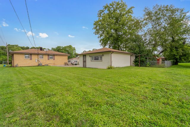 827 E 52nd Avenue, Merrillville, IN 46410