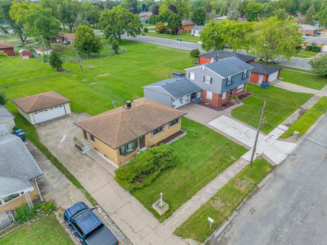827 E 52nd Avenue, Merrillville, IN 46410