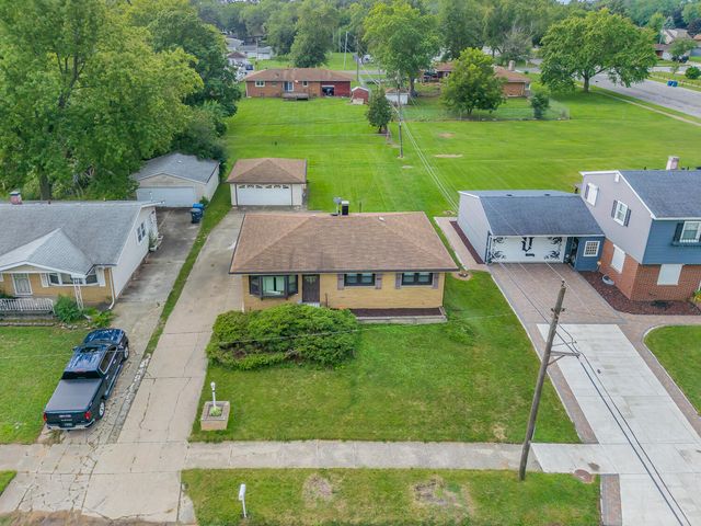 827 E 52nd Avenue, Merrillville, IN 46410