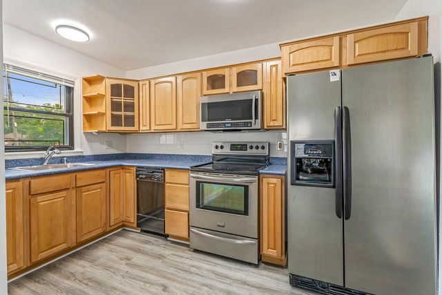 827 E 52nd Avenue, Merrillville, IN 46410