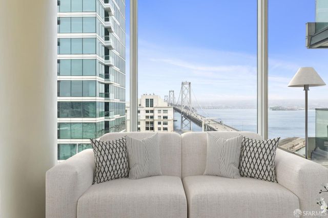 425 1st Street 2007, San Francisco, CA 94105