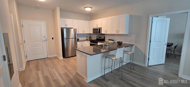 211 HENDERSON Road 1103, South Brunswick, NJ 08852
