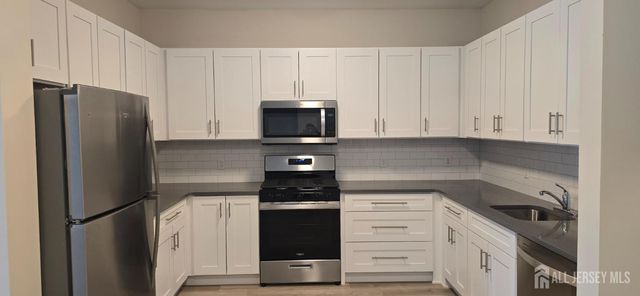 211 HENDERSON Road 1103, South Brunswick, NJ 08852