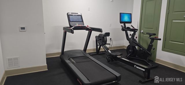 211 HENDERSON Road 1103, South Brunswick, NJ 08852