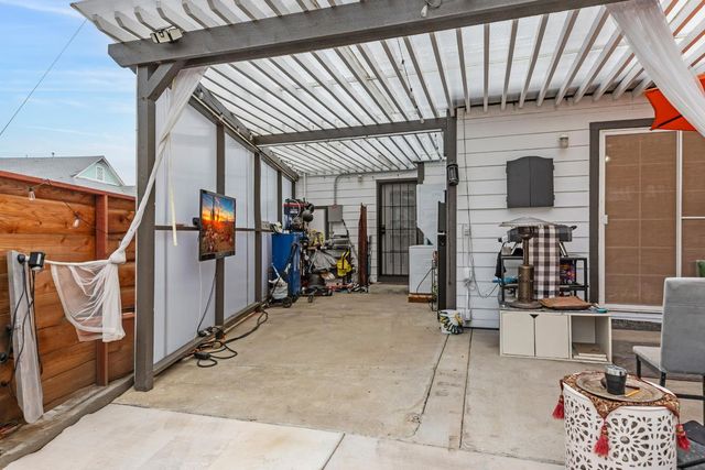 214 W 7th St, Tracy, CA 95376