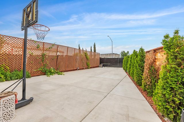 214 W 7th St, Tracy, CA 95376