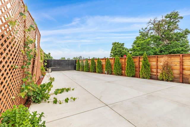 214 W 7th St, Tracy, CA 95376