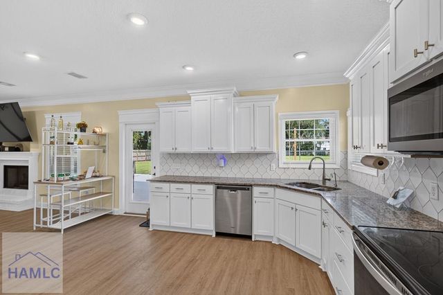 23 Palmer Place Lane NE, Ludowici, GA 31316