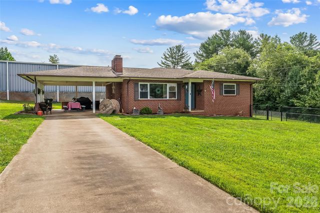 691 Central Street, Hudson, NC 28638