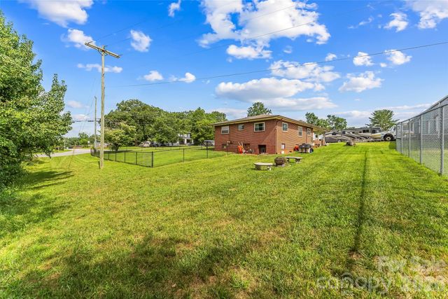 691 Central Street, Hudson, NC 28638